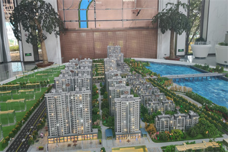 四实小附近嘉和现代城3室2厅2卫83万127m2精装修出售